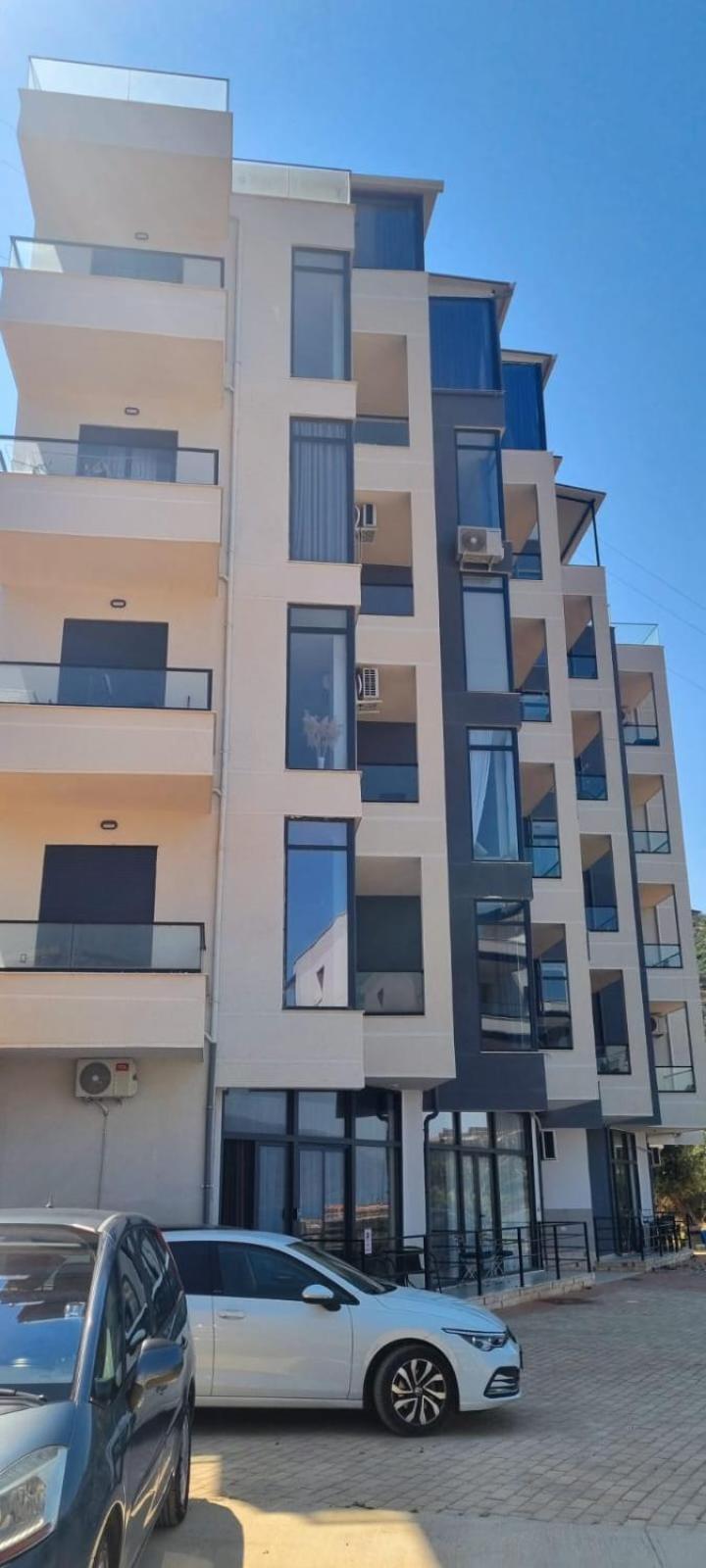Rili & Rivi * Vlorë